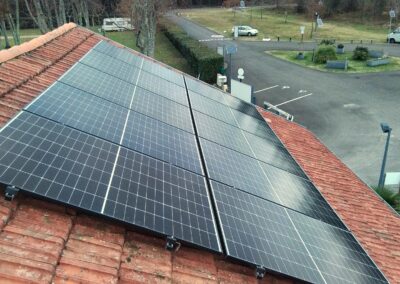 Installation de panneaux solaires TRINA SOLAR au Camping La Jaougotte, Vielle-Saint-Girons (40) – Autoconsommation photovoltaïque