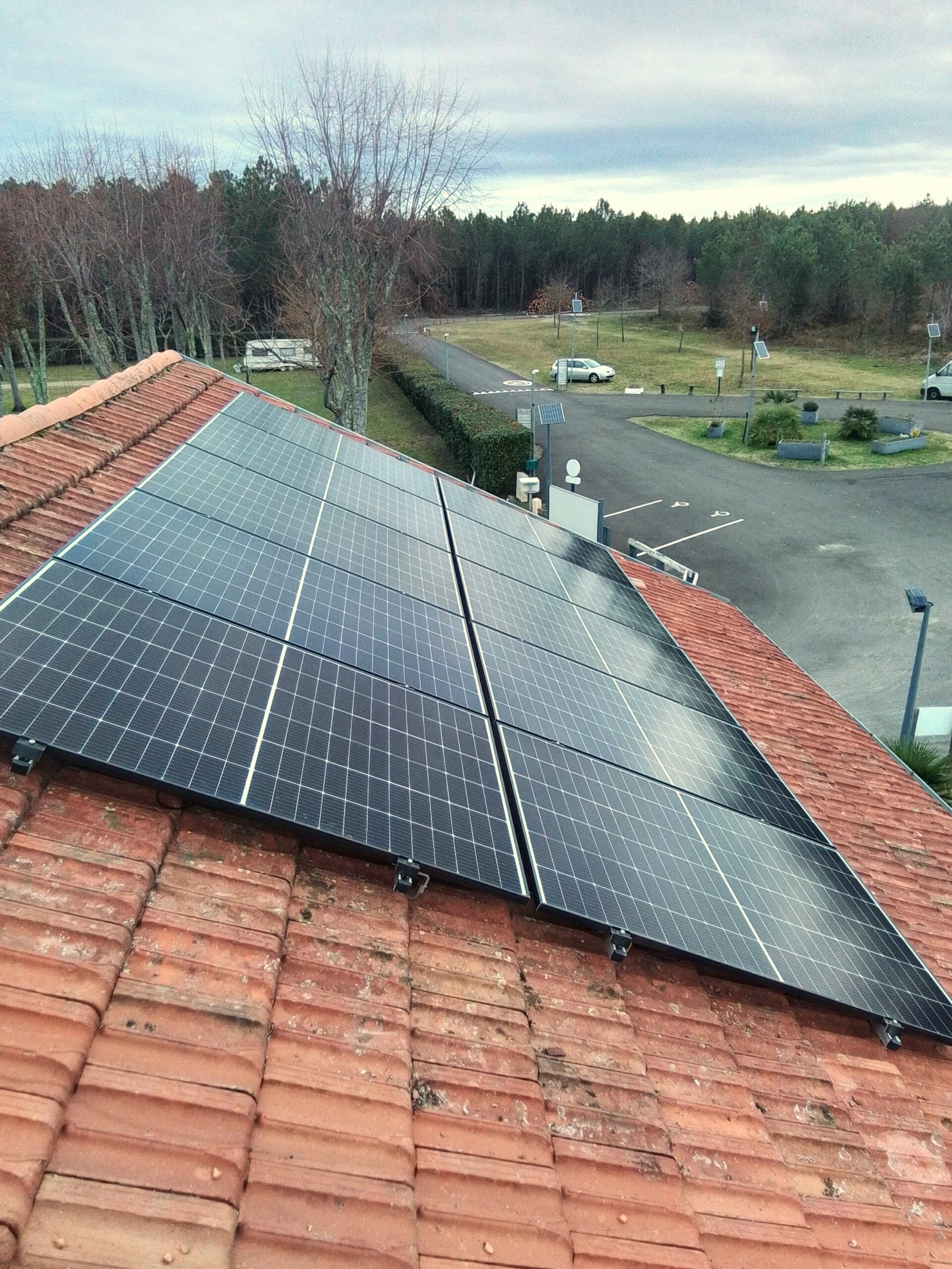 Autoconsommation photovoltaïque pour les professionnels, installateur photovoltaïque professionnels, mairies, collectivités à Vielle-Saint-Girons, Landes - Thermonéo Solaire, Entreprise RGE QualiPv