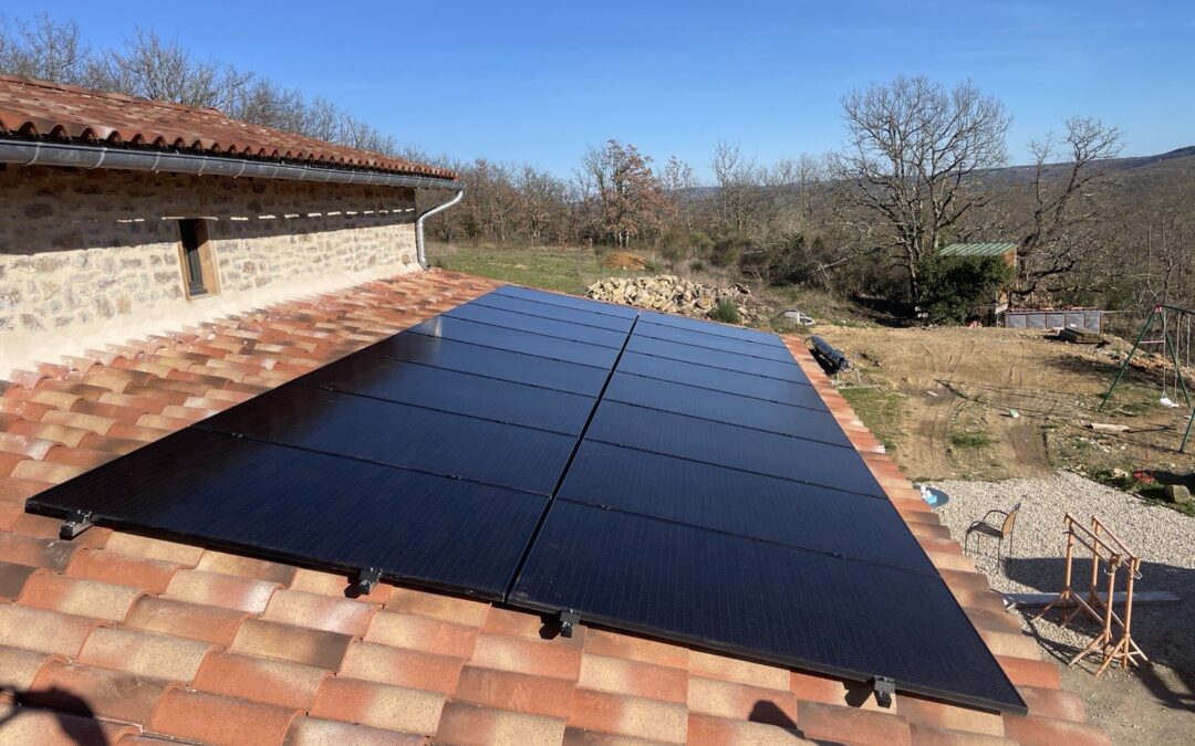 Installation photovoltaïque Thermonéo Solaire à Varen (82) – Pose de panneaux solaires SUNPOWER en Tarn-et-Garonne