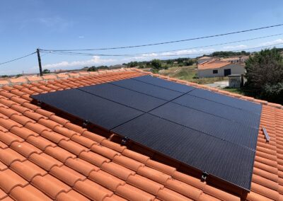 Pose d’installation photovoltaïque en panneaux solaires SUNPOWER à St Clar de Rivière – Kit solaire photovoltaïque monophasé