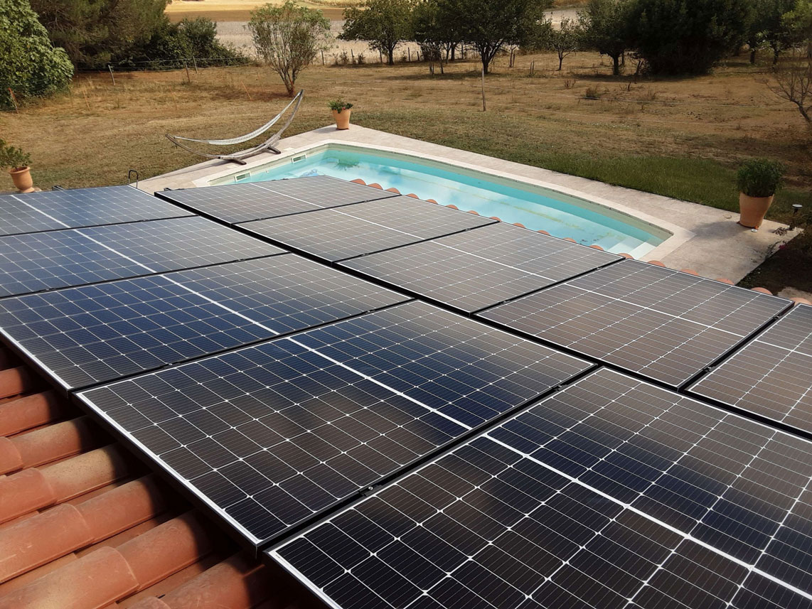 Pose de panneaux solaires 31, projet photovoltaïque autoconsommation Haute-Garonne - Installation photovoltaïque 31, panneaux photovoltaïque français VOLTEC - Thermonéo Solaire, installation photovoltaïque sur mesure, devis gratuit