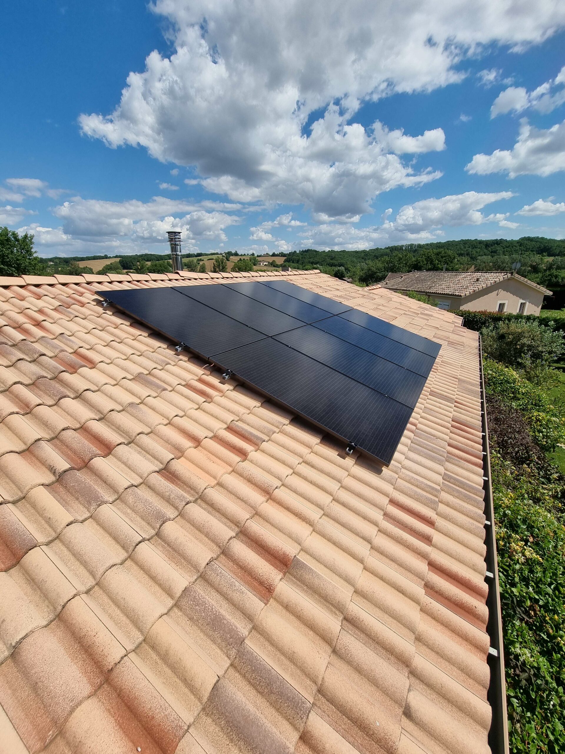 Pose panneaux solaires sur deux champs, installer photovoltaïque sur toiture double exposition, installation photovoltaïque sur mesure, pose panneaux photovoltaïque qui s'adapte à ma maison, étude photovoltaique personnalisée - Faire poser kit photovoltaïque 3KVA, installer panneaux solaire à Saint Paul les Dax, Landes 40 - Thermonéo Solaire, artisan panneaux solaires Dax, Tercis les Bains, Saint Vincent de Paul, Hinx, Mimbaste, Saint Geours de Maremne, Pomarez, Peyrehorade