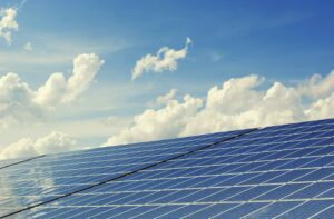 Rentabilité panneaux solaires : tout savoir sur les panneaux photovoltaïques et la production d'énergie solaire pour le particulier