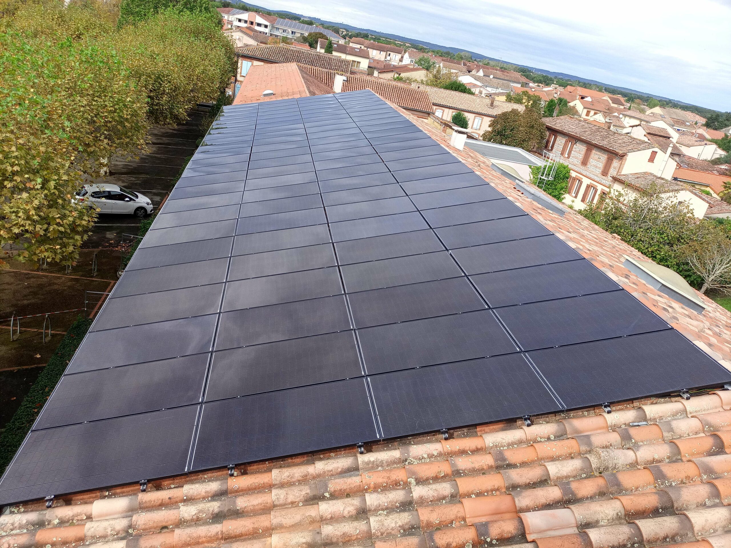 Réalisation d'une installation photovoltaïque de 36kWc - Médiathèque de Fonsorbes (31) - Thermonéo Solaire, installateur Photovoltaïque RGE professionnels, collectivités, mairies Haute-Garonne